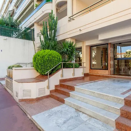 Centre Apartment *